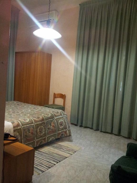 Hotel Acapulco Милано Стая снимка