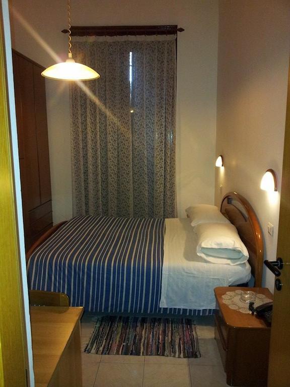 Hotel Acapulco Милано Стая снимка